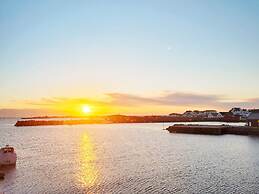 8 Person Holiday Home in Bud-by Traum