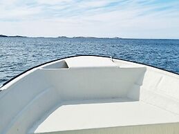 8 Person Holiday Home in Bud-by Traum