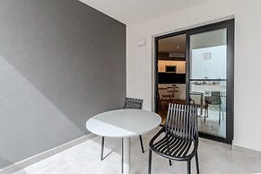 R2 Higos Beach Apartments