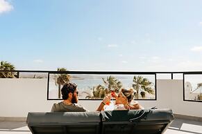 R2 Higos Beach Apartments