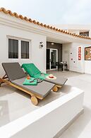 R2 Higos Beach Apartments