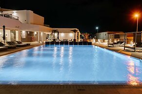 R2 Higos Beach Apartments