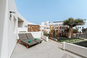 R2 Higos Beach Apartments