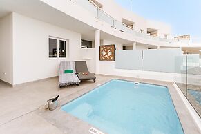 R2 Higos Beach Apartments