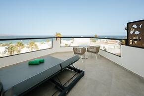 R2 Higos Beach Apartments