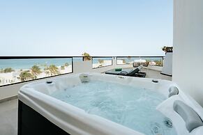 R2 Higos Beach Apartments