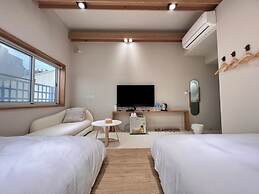 RiverChill Inn
