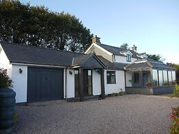 Tranquil 3-bed Cottage Near Lake Vyrnwy
