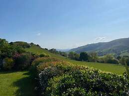 Tranquil 3-bed Cottage Near Lake Vyrnwy
