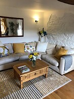 Tranquil 3-bed Cottage Near Lake Vyrnwy