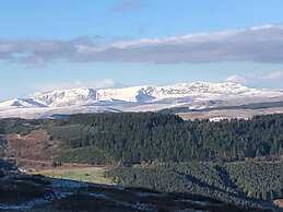 Tranquil 3-bed Cottage Near Lake Vyrnwy