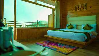 The Royals Apricot Garden