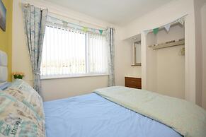 Beach Front 3 Bed Cottage and Hot Tub Kessingland