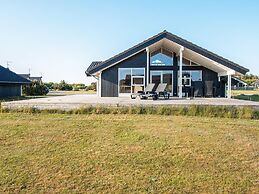 6 Person Holiday Home in Ringkobing-by Traum