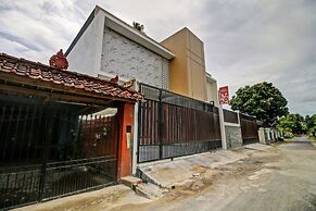 OYO 90820 Madania Guesthouse Syariah
