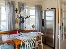 9 Person Holiday Home in Tanumshede-by Traum
