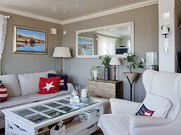 9 Person Holiday Home in Tanumshede-by Traum