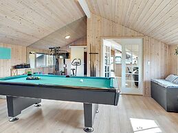 10 Person Holiday Home in Lokken