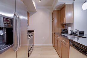 Great 2BR Condo in Pentagon city