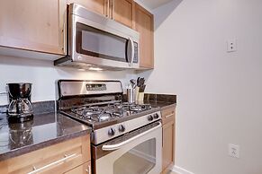 Great 2BR Condo in Pentagon city
