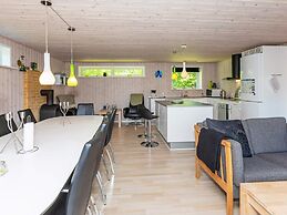 10 Person Holiday Home in Logstor