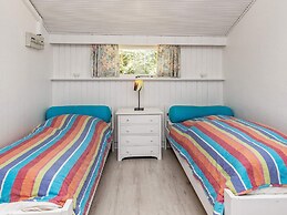 6 Person Holiday Home in Hojslev
