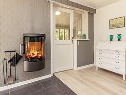6 Person Holiday Home in Hojslev