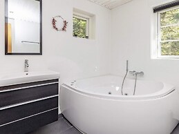 6 Person Holiday Home in Hojslev