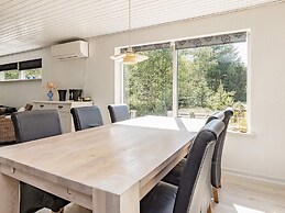 6 Person Holiday Home in Hojslev