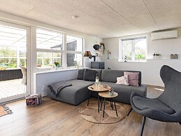 6 Person Holiday Home in Vinderup