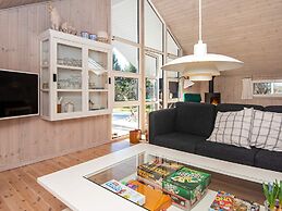 6 Person Holiday Home in Ulfborg