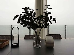 Stylish Seaside Villa on Ven-by Traum