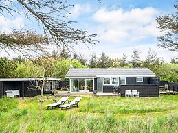 6 Person Holiday Home in Thyholm