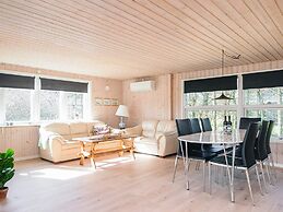 7 Person Holiday Home in Ulfborg