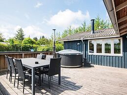 7 Person Holiday Home in Ulfborg