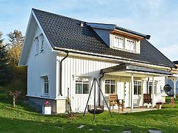3 Person Holiday Home in Oksvoll