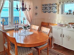 6 Person Holiday Home in Finnsnes-by Traum
