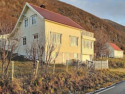6 Person Holiday Home in Finnsnes-by Traum