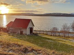6 Person Holiday Home in Finnsnes-by Traum