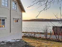 6 Person Holiday Home in Finnsnes-by Traum