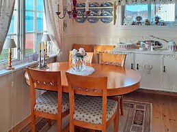 6 Person Holiday Home in Finnsnes-by Traum