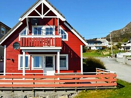 4 Person Holiday Home in Maloy-by Traum