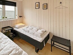 8 Person Holiday Home in Vaeggerlose