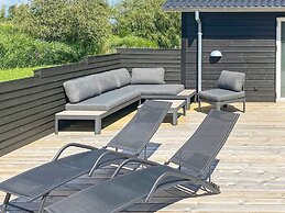 8 Person Holiday Home in Vaeggerlose