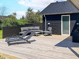 8 Person Holiday Home in Vaeggerlose