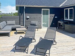 8 Person Holiday Home in Vaeggerlose