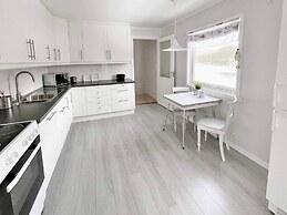 8 Person Holiday Home in Halsanaustan-by Traum