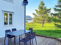 10 Person Holiday Home in Vallersund