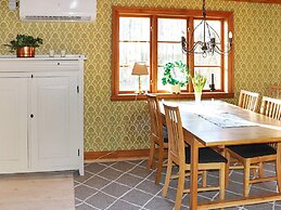 6 Person Holiday Home in Ullared-by Traum