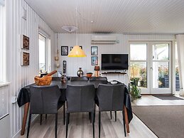 6 Person Holiday Home in Hejls